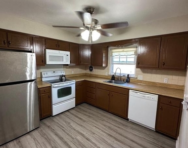 7837 Lawndale Avenue - Photo Thumbnail 9