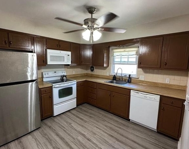 7837 Lawndale Avenue - Photo Thumbnail 7