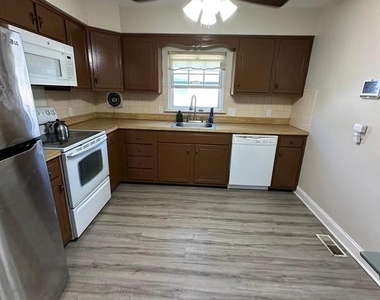 7837 Lawndale Avenue - Photo Thumbnail 8