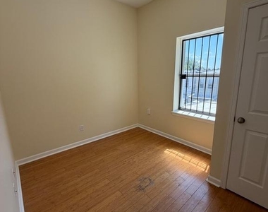 1928 W Diamond Street - Photo Thumbnail 13