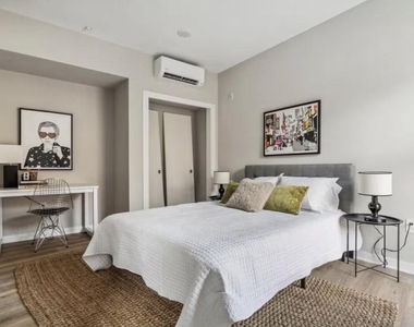 3515 Midvale Avenue - Photo Thumbnail 4