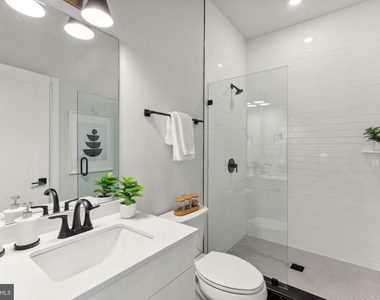 6910 Ridge Avenue - Photo Thumbnail 16