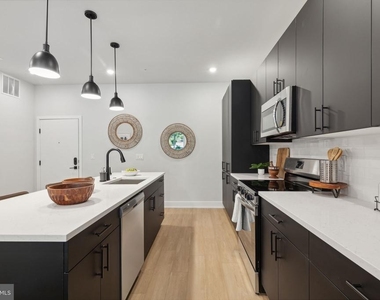 6910 Ridge Avenue - Photo Thumbnail 8