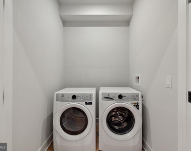 6910 Ridge Avenue - Photo Thumbnail 20