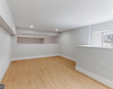 4522 Baker Street - Photo Thumbnail 5