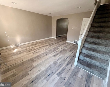 6527 Tulip Street - Photo Thumbnail 2