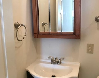 2908 Ridge Avenue - Photo Thumbnail 3