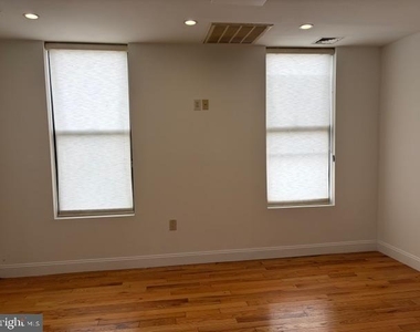 2908 Ridge Avenue - Photo Thumbnail 5