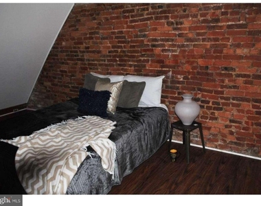 5027 Pine Street - Photo Thumbnail 9