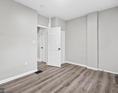 2511 W Oakdale Street - Photo Thumbnail 10