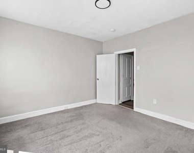 2511 W Oakdale Street - Photo Thumbnail 15