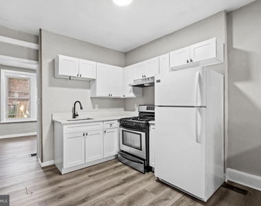2511 W Oakdale Street - Photo Thumbnail 6