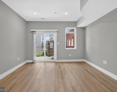 1843 E Hazzard Street - Photo Thumbnail 2
