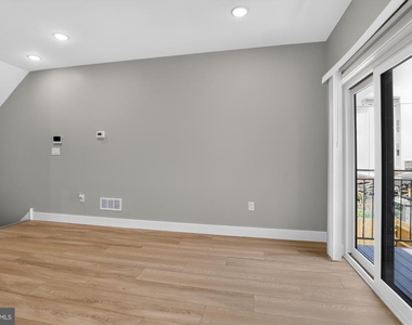 1843 E Hazzard Street - Photo Thumbnail 6