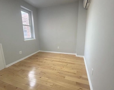 975 N Lawrence Street - Photo Thumbnail 3