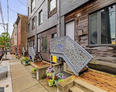 1720 Folsom Street - Photo Thumbnail 2