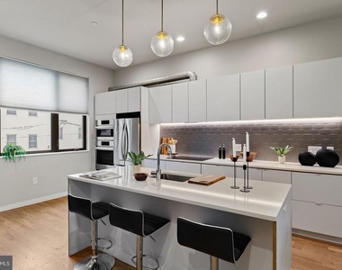 1720 Folsom Street - Photo Thumbnail 6