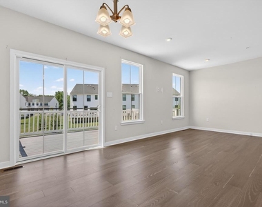 8005 Milltown Circle - Photo Thumbnail 12