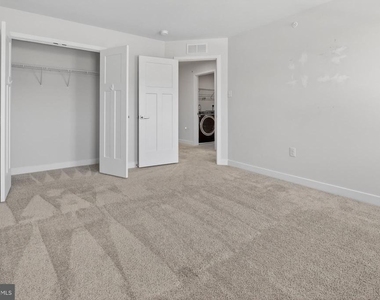 8005 Milltown Circle - Photo Thumbnail 33