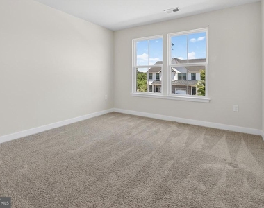 8005 Milltown Circle - Photo Thumbnail 32