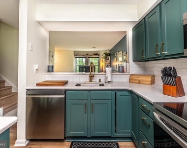 786 Bradford Terrace - Photo Thumbnail 6