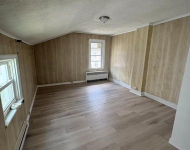 1113 Elm Street - Photo Thumbnail 2