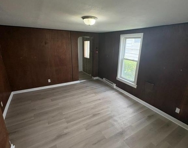 1113 Elm Street - Photo Thumbnail 12