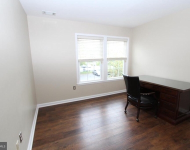 110 Biscayne Court - Photo Thumbnail 25