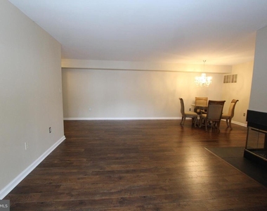 110 Biscayne Court - Photo Thumbnail 6