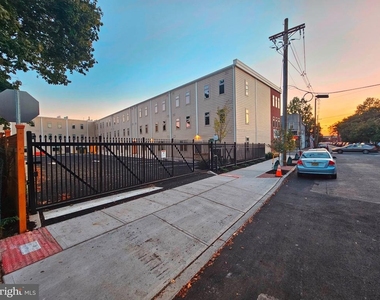 200 Hamilton Avenue - Photo Thumbnail 5