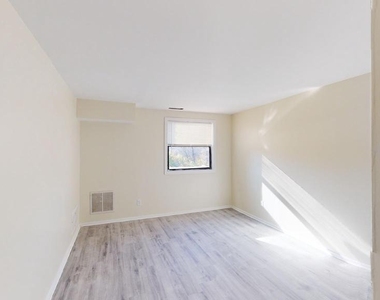 300 Broadway - Photo Thumbnail 5