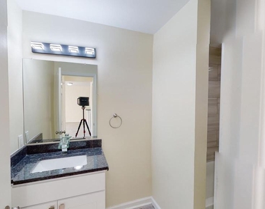 300 Broadway - Photo Thumbnail 6