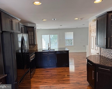 1070 Baywood Drive - Photo Thumbnail 3