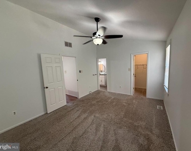 1070 Baywood Drive - Photo Thumbnail 8