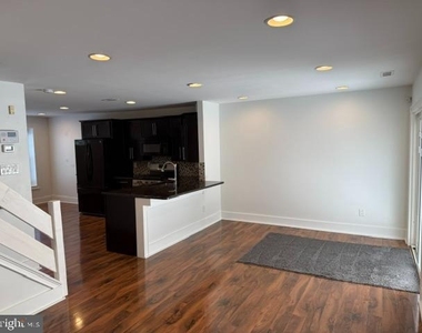 1070 Baywood Drive - Photo Thumbnail 5