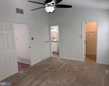 1070 Baywood Drive - Photo Thumbnail 7
