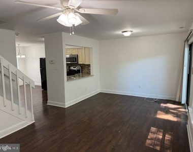 1042 Baywood Drive - Photo Thumbnail 5