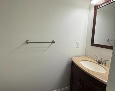 1042 Baywood Drive - Photo Thumbnail 6