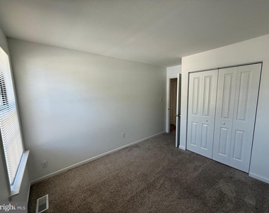 1042 Baywood Drive - Photo Thumbnail 14