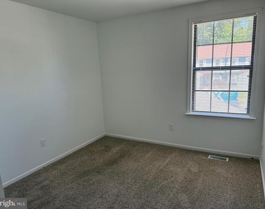 1042 Baywood Drive - Photo Thumbnail 13