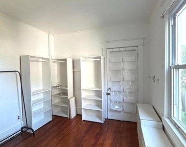 14 Simpson Avenue - Photo Thumbnail 9