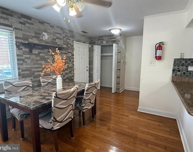 1080 Pendleton Court - Photo Thumbnail 6