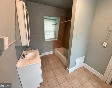 211 Front Street - Photo Thumbnail 9