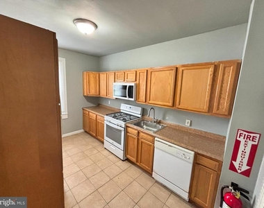 211 Front Street - Photo Thumbnail 7