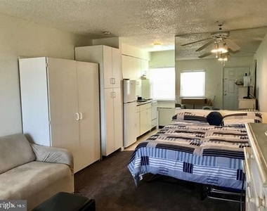 111 S Dudley Avenue - Photo Thumbnail 7