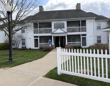 2736 S Knightsbridge Circle - Photo Thumbnail 14
