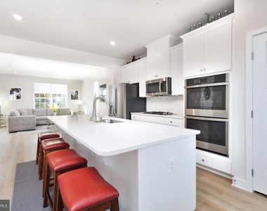 4112 Shirley Rose Court - Photo Thumbnail 5