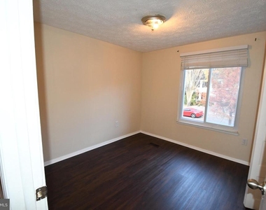6516 Homestake Drive S - Photo Thumbnail 4