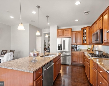 517 Overlook Park Drive - Photo Thumbnail 10