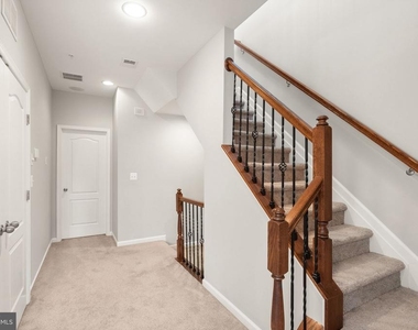 517 Overlook Park Drive - Photo Thumbnail 22